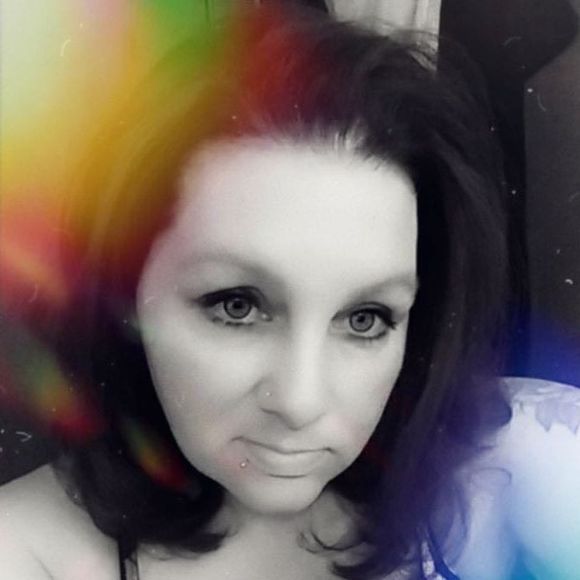 Meet your Posher, Melissa - Picture 1 of 1